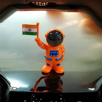 Solar Powered Waving Astronaut - Modheads.in